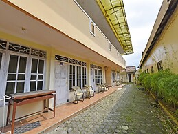 OYO 3722 Hotel Mutiara