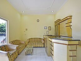 OYO 3722 Hotel Mutiara