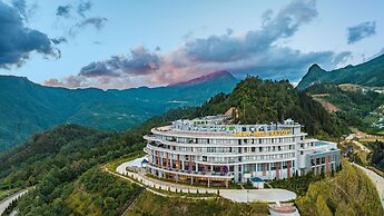 Lady Hill Sapa Resort