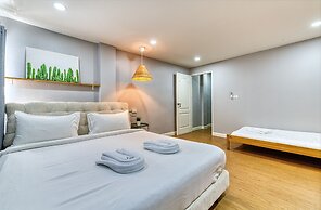 Bangkok Watergate Townhouse