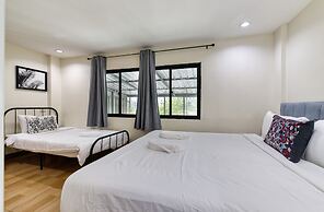 Bangkok Watergate Townhouse