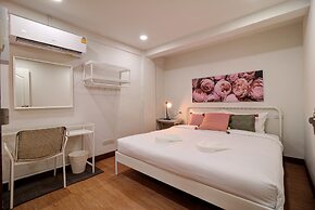 Bangkok Watergate Townhouse