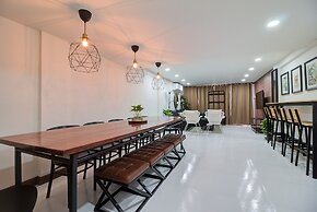 Bangkok Watergate Townhouse