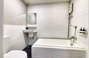 Bangkok Watergate Townhouse