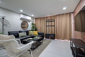 Bangkok Watergate Townhouse