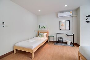 Bangkok Watergate Townhouse