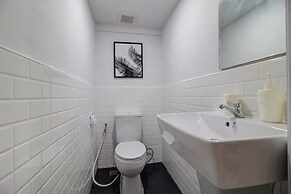 Bangkok Watergate Townhouse