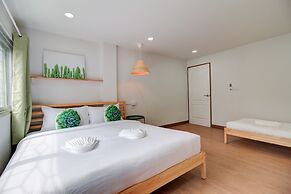 Bangkok Watergate Townhouse