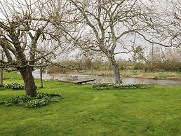 Avon Turn View