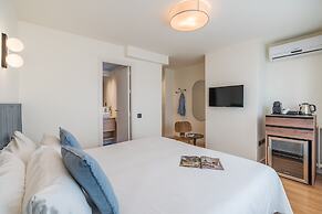 Granada Suites by Olala Homes