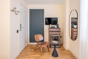 Granada Suites by Olala Homes