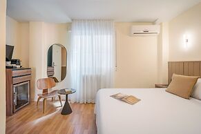 Granada Suites by Olala Homes