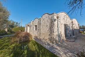 3279 Trullo Due Coni by Barbarhouse