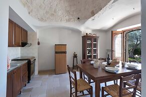 3279 Trullo Due Coni by Barbarhouse
