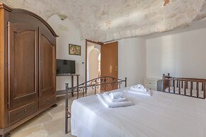 3279 Trullo Due Coni by Barbarhouse