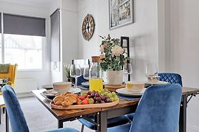 Lovely 2bed Apartment in Westcliff-on-sea!