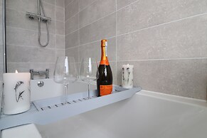 Lovely 2bed Apartment in Westcliff-on-sea!
