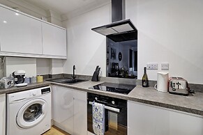 Lovely 2bed Apartment in Westcliff-on-sea!