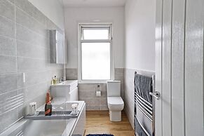Lovely 2bed Apartment in Westcliff-on-sea!
