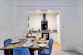 Lovely 2bed Apartment in Westcliff-on-sea!