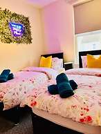 Big 3bed 2bath House Tropical Oasis Pet Friendly!