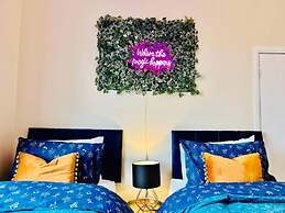 Big 3bed 2bath House Tropical Oasis Pet Friendly!