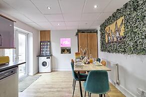 Big 3bed 2bath House Tropical Oasis Pet Friendly!