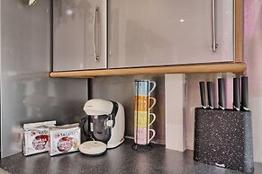 Big 3bed 2bath House Tropical Oasis Pet Friendly!