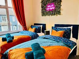 Big 3bed 2bath House Tropical Oasis Pet Friendly!