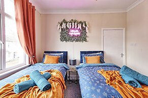 Big 3bed 2bath House Tropical Oasis Pet Friendly!