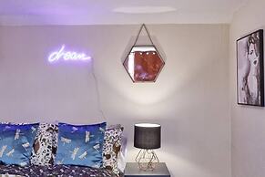 Big 3bed 2bath House Tropical Oasis Pet Friendly!