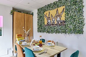 Big 3bed 2bath House Tropical Oasis Pet Friendly!