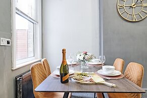 Captivating 2bed House in Southend Pet Friendly!