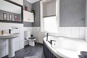 Captivating 2bed House in Southend Pet Friendly!