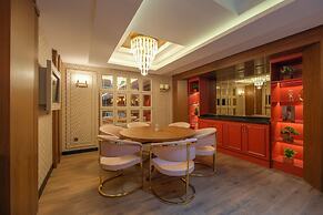 Elysium Deluxe Suites