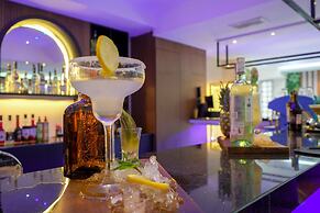 Elysium Deluxe Suites