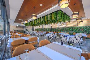 Elysium Deluxe Suites