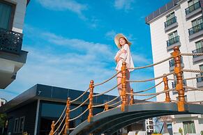 Elysium Deluxe Suites