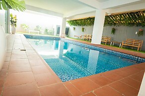 Impeccable 2-bed Apartment in Lekki With Snooker