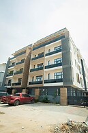 Impeccable 2-bed Apartment in Lekki With Snooker