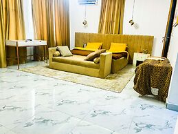 Impeccable 2-bed Apartment in Lekki With Snooker