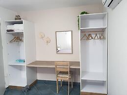 Beachside Retreat - Sleeps 4, Terrace & Views