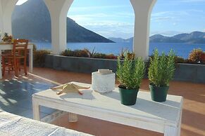 Aegean Villa Immaculate Apartment in Kalymnoss