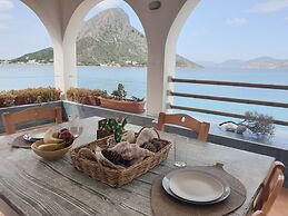 Aegean Villa Immaculate Apartment in Kalymnoss