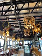 Aqua Frontier Hotel and Restaurant