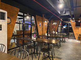 Aqua Frontier Hotel and Restaurant