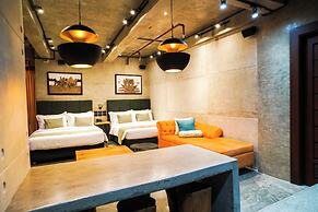 Aqua Frontier Hotel and Restaurant