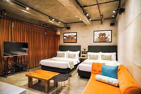 Aqua Frontier Hotel and Restaurant