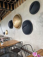 Aqua Frontier Hotel and Restaurant