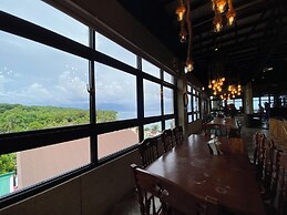 Aqua Frontier Hotel and Restaurant